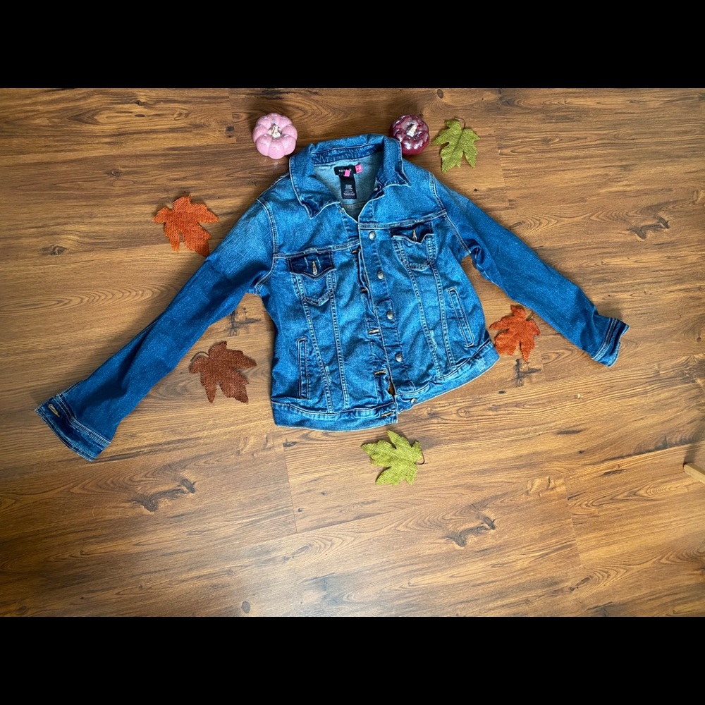 Excellent condition-Torrid Blue Jean jacket